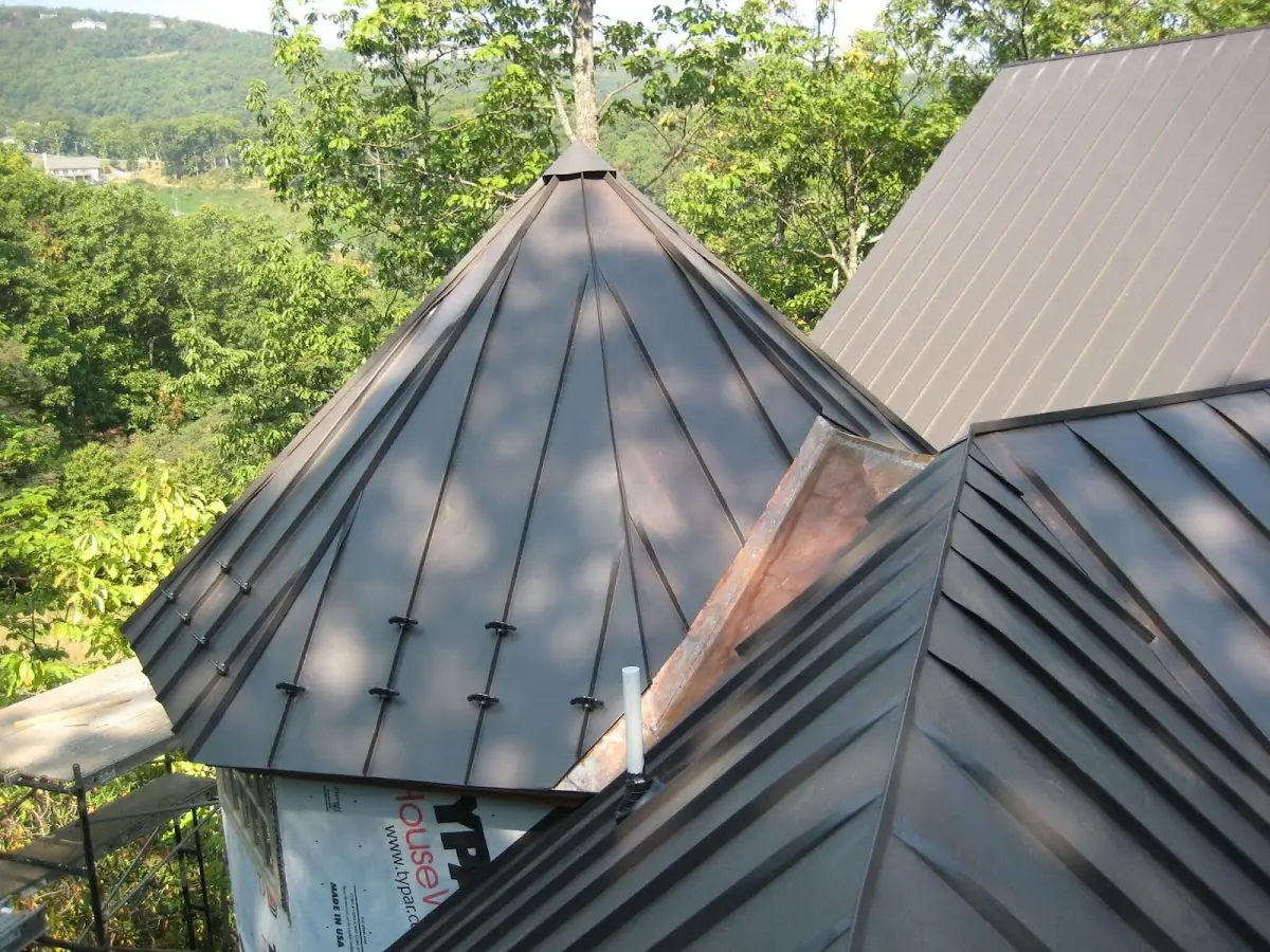 Professional Gutter Cleaning by Craftsman Roofing in North Valley